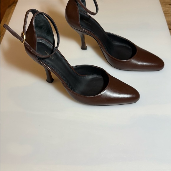 Neous Nekkar 38.5 great condition